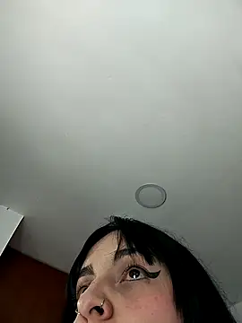 Snapshot of KARINNA__RAVEN chatting on October 23, 2025, 1:37 am KARINNA RAVEN online show from October 23, 2025, 1:37 am