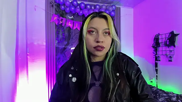 Snapshot of midory_ chatting on November 27, 2025, 7:20 am midory online show from November 27, 2025, 7:20 am