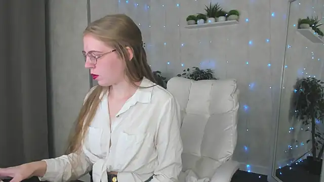 Joann Shermann online show from October 23, 2025, 1:15 am