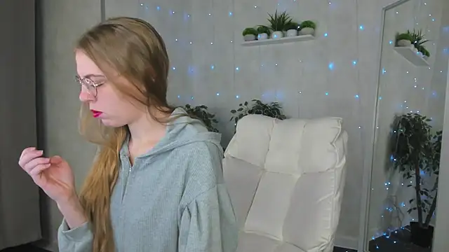 Joann Shermann online show from October 22, 2025, 1:16 am