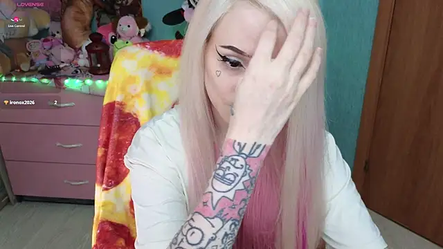 Snapshot of Manuela_unicorn chatting on November 25, 2025, 4:13 am Manuela unicorn online show from November 25, 2025, 4:13 am