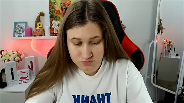 Snapshot of Lucky_Lana chatting on December 15, 2025, 2:50 am Lucky Lana online show from December 15, 2025, 2:50 am