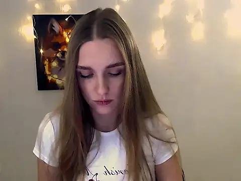 Snapshot of Doll_Angelina chatting on December 1, 2025, 11:00 am Doll Angelina online show from December 1, 2025, 11:00 am