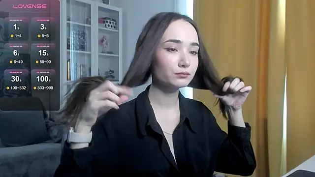 Lillllos online show from November 24, 2025, 4:56 am