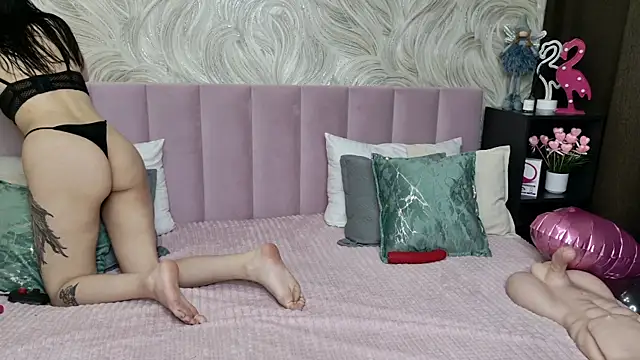 Snapshot of CarolineTenders chatting on October 22, 2025, 1:16 am CarolineTenders online show from October 22, 2025, 1:16 am