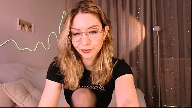 Snapshot of Lilo_Sims chatting on November 24, 2025, 1:38 am Lilo Sims online show from November 24, 2025, 1:38 am