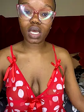 YummyMelanin117 online show from November 12, 2025, 8:12 pm