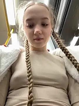 Snapshot of bambi_lu chatting on October 31, 2025, 4:36 pm bambi lu online show from October 31, 2025, 4:36 pm