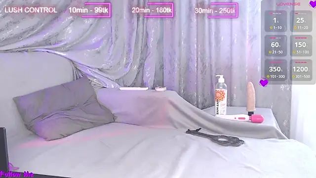 Snapshot of Rush-Bestie chatting on October 30, 2025, 10:35 am Rush-Bestie online show from October 30, 2025, 10:35 am