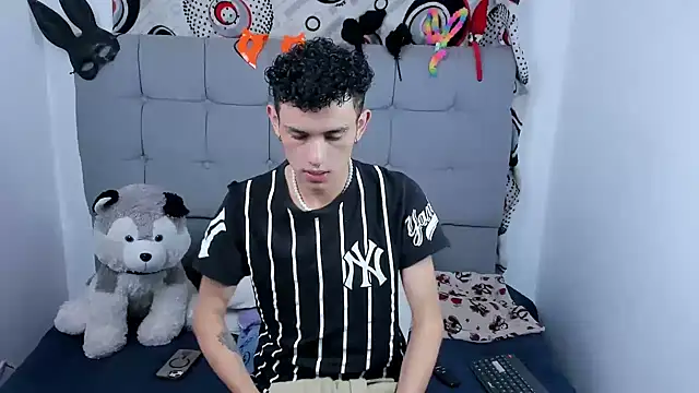 jeims hotboy online show from September 11, 2025, 3:17 am