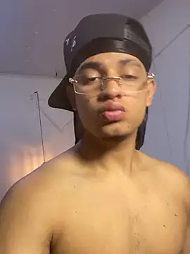 samxx muscle online show from April 13, 2026, 1:48 pm