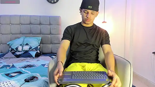 samxx muscle online show from September 10, 2025, 1:21 pm