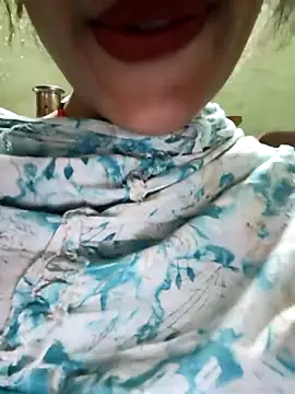 Snapshot of Eshwari_Chopra chatting on November 5, 2025, 5:05 pm Eshwari Chopra online show from November 5, 2025, 5:05 pm