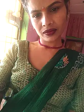 Snapshot of Eshna_Dabral chatting on October 20, 2025, 7:42 am Eshna Dabral online show from October 20, 2025, 7:42 am