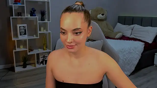 MelanieAlves online show from November 25, 2025, 6:08 pm