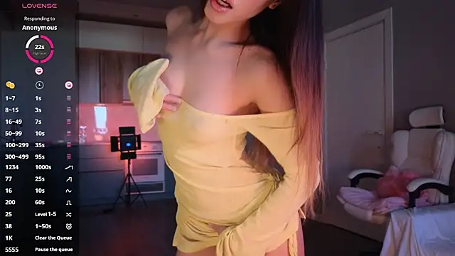 Snapshot of Ella_lee15 chatting on October 31, 2025, 2:52 am Ella lee15 online show from October 31, 2025, 2:52 am