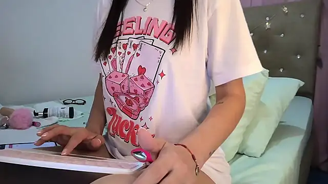 Snapshot of sofia8428 chatting on March 2, 2026, 11:44 pm sofia8428 online show from March 2, 2026, 11:44 pm