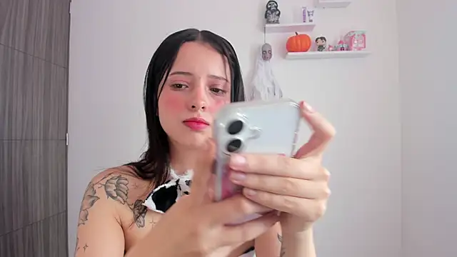 Snapshot of ImBunnyNova chatting on October 31, 2025, 2:13 pm ImBunnyNova online show from October 31, 2025, 2:13 pm