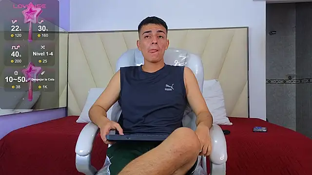 Hotboy21  online show from November 8, 2025, 4:05 am