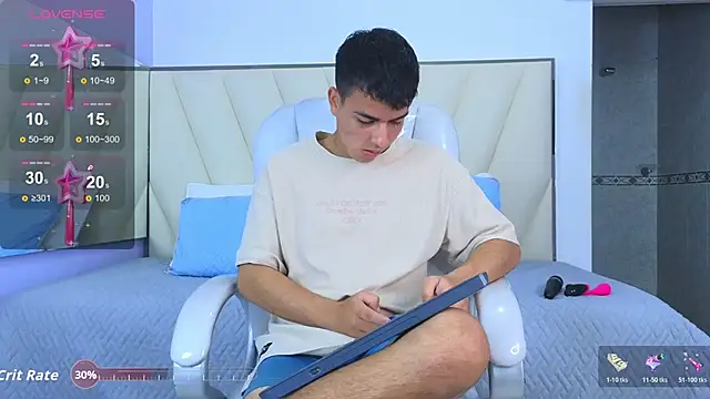 Hotboy21  online show from November 21, 2025, 3:38 am