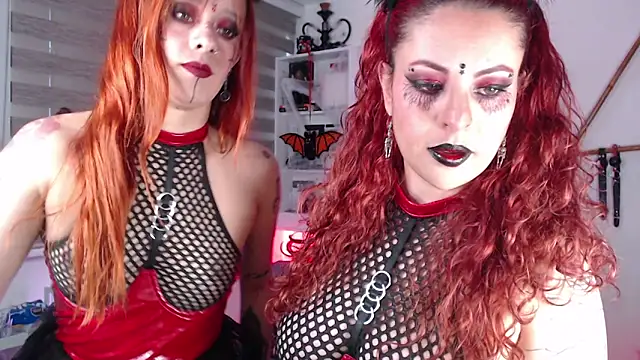 Snapshot of Lexxi_hot chatting on October 7, 2025, 10:33 pm Lexxi hot online show from October 7, 2025, 10:33 pm