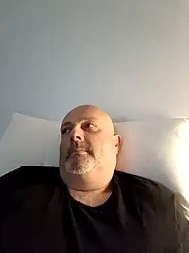 Alexis Bull online show from April 15, 2026, 11:49 pm