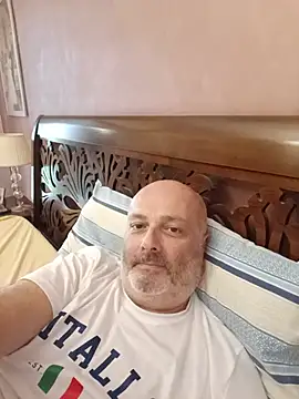 Snapshot of Alexis_Bull chatting on July 1, 2026, 2:50 pm Alexis Bull online show from July 1, 2026, 2:50 pm