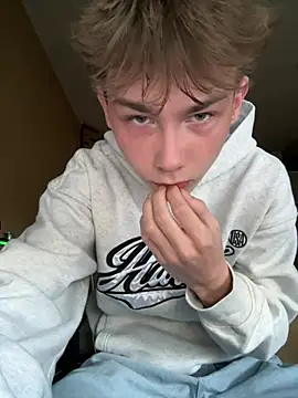 Snapshot of colar55x chatting on March 22, 2025, 4:04 pm colar55x online show from March 22, 2025, 4:04 pm