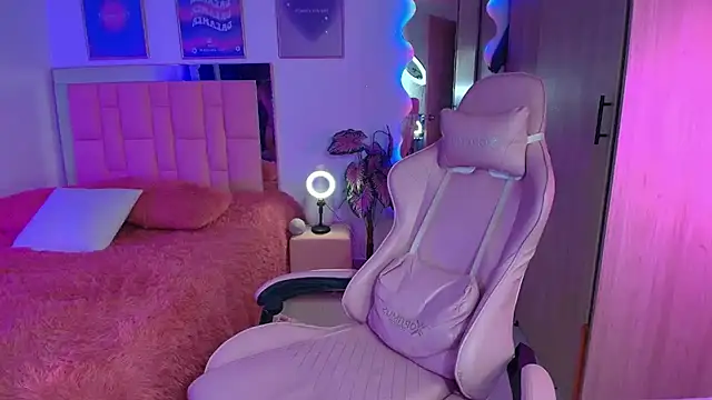 lunesweet online show from October 27, 2025, 2:12 am