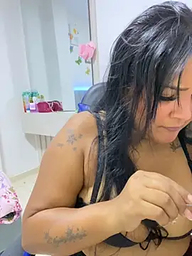 Snapshot of sashaoficial_ chatting on October 22, 2025, 10:41 pm sashaoficial online show from October 22, 2025, 10:41 pm