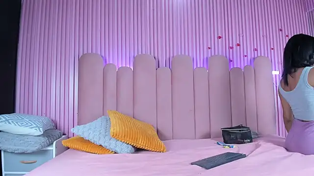 AgataDoll online show from December 4, 2025, 7:46 pm