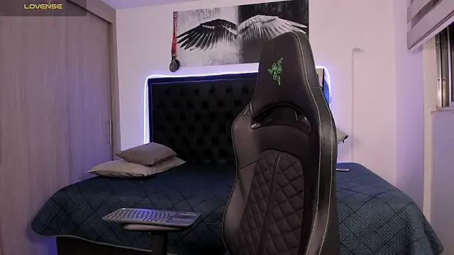 santi aesthetic online show from February 21, 2026, 12:56 am