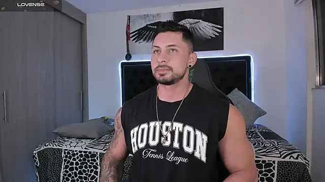 santi aesthetic online show from June 14, 2026, 4:03 am