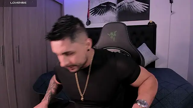 santi aesthetic online show from February 15, 2026, 12:11 am