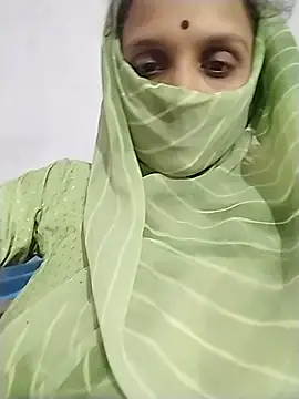 Snapshot of Soniy-Maax chatting on October 8, 2025, 5:13 pm Soniy-Maax online show from October 8, 2025, 5:13 pm