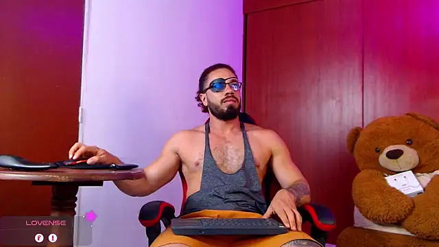 Snapshot of pirata_fitness chatting on September 24, 2025, 8:32 am pirata fitness online show from September 24, 2025, 8:32 am