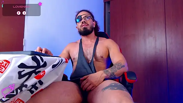 Snapshot of pirata_fitness chatting on November 26, 2025, 2:50 pm pirata fitness online show from November 26, 2025, 2:50 pm