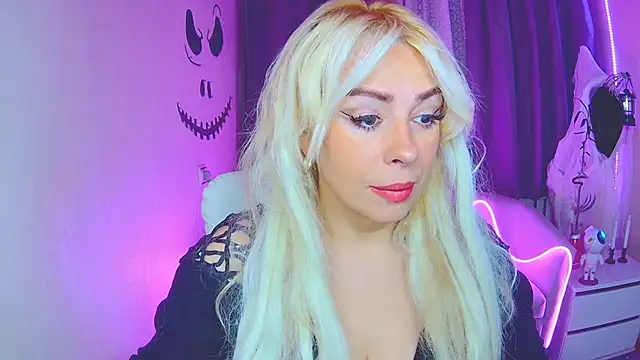 Snapshot of KatrinaCharm chatting on November 1, 2025, 7:13 am KatrinaCharm online show from November 1, 2025, 7:13 am