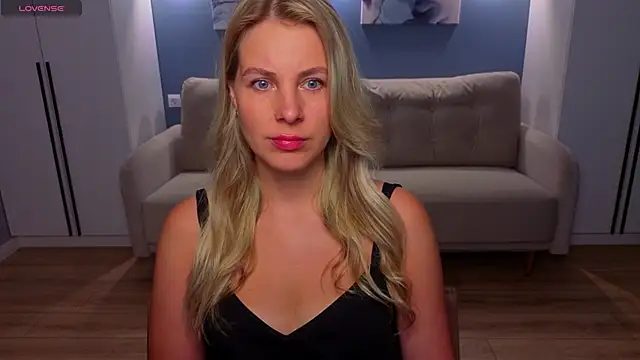 MelanieBennett online show from June 14, 2026, 6:58 am