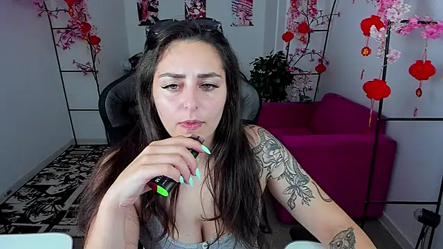 Snapshot of ValeriiMills chatting on July 6, 2026, 3:58 pm ValeriiMills online show from July 6, 2026, 3:58 pm