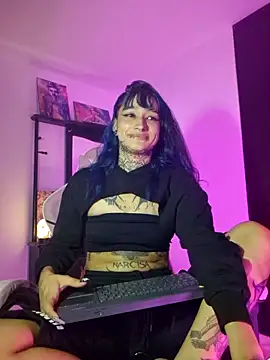 Snapshot of SharaRoss1 chatting on October 26, 2025, 1:50 am SharaRoss1 online show from October 26, 2025, 1:50 am