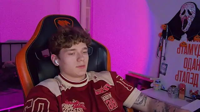 DanyDavis online show from November 4, 2025, 10:13 pm