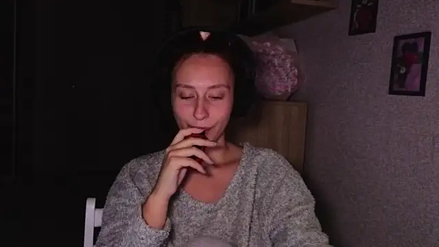 kristi ginger online show from October 3, 2025, 12:14 am