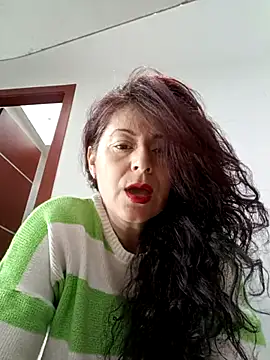 Snapshot of lunadicty chatting on December 20, 2025, 6:44 pm lunadicty online show from December 20, 2025, 6:44 pm