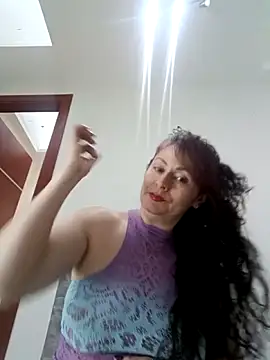 Snapshot of lunadicty chatting on December 21, 2025, 4:52 pm lunadicty online show from December 21, 2025, 4:52 pm