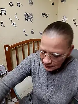 katrina perez online show from November 3, 2025, 8:45 pm