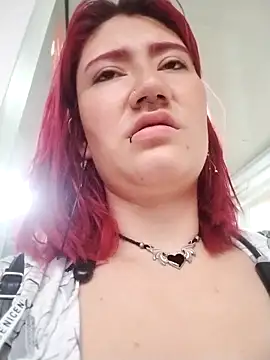 Cerecitaa02  online show from December 22, 2025, 11:43 am