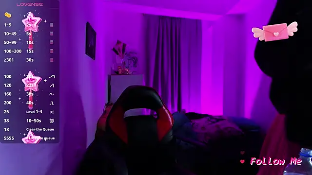 SkylerBennet online show from May 18, 2026, 4:01 am