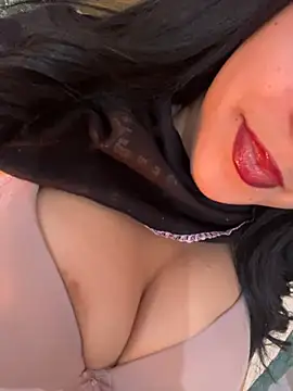 QueenLujaine online show from March 26, 2026, 12:14 pm