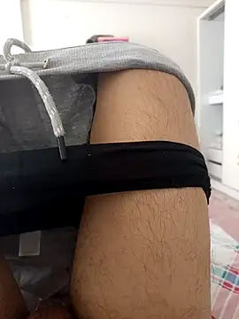 Snapshot of leona633 chatting on September 21, 2025, 9:58 am leona633 online show from September 21, 2025, 9:58 am